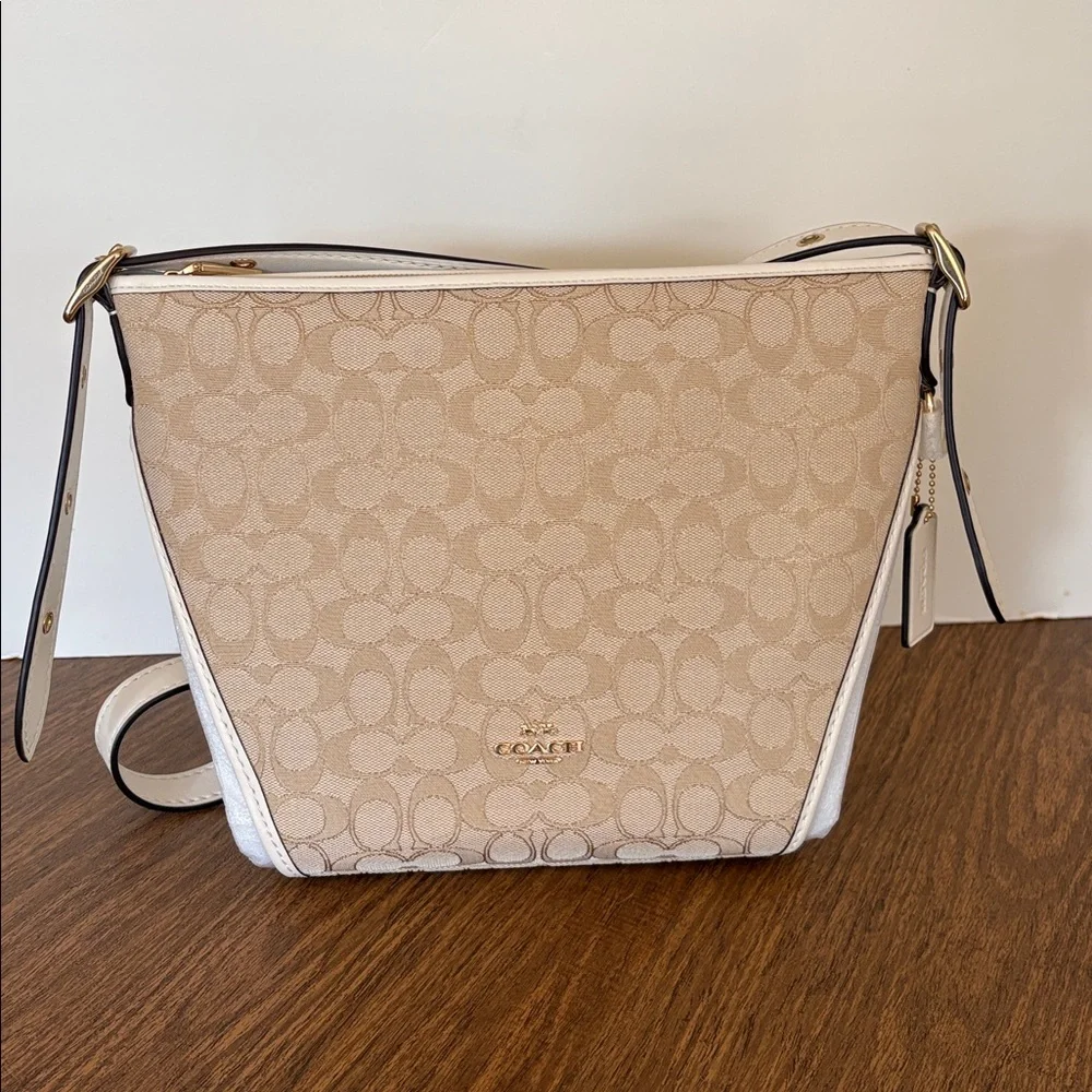 COACH BEIGE & CREAM JACQUARD DUFFLETTE BAG / NWOT